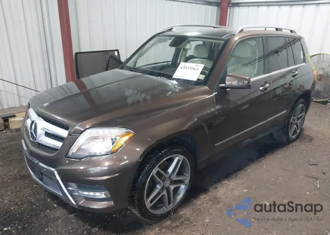 2015 Mercedes-Benz Glk 350 4Matic z USA, uszkodzony, nr VIN WDCGG8JB9FG370415